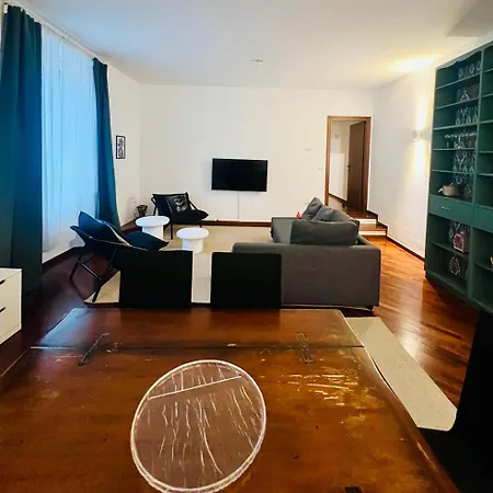 Apartament Byron's House